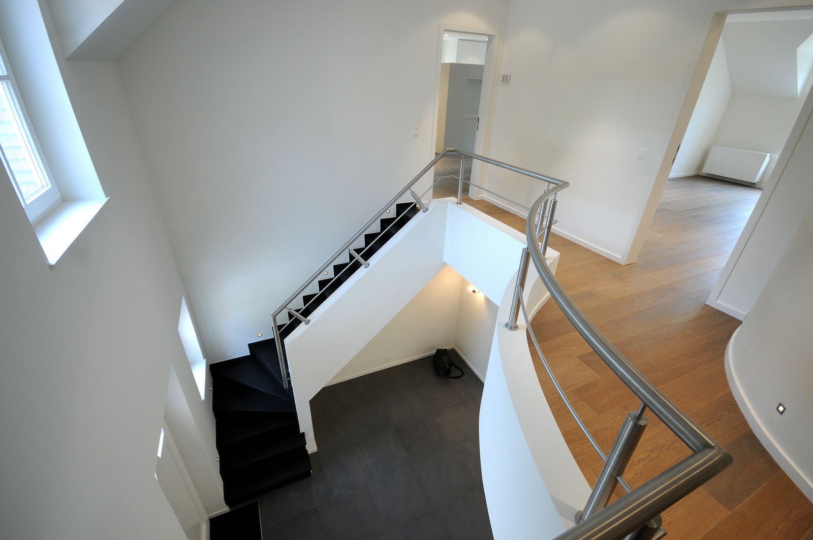 Notre bureau d’architecture à Waterloo vous accompagne dans la conception et la réalisation de vos projets, qu’il s’agisse de rénovation, de transformation ou de construction neuve.